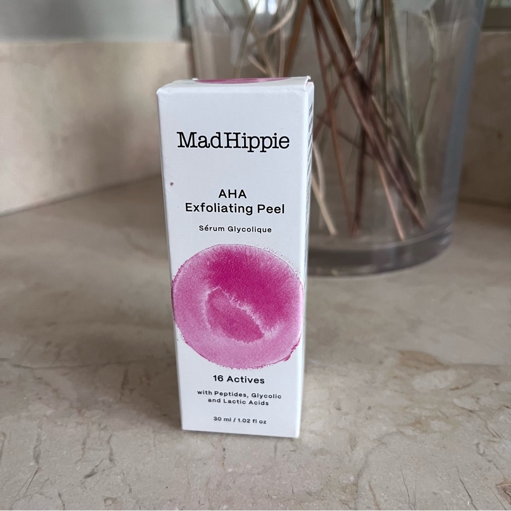 Mad Hippie AHA Exfoliating Peel - White and Pink - NIB with Safety Plastic